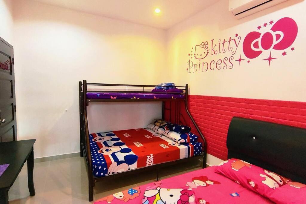 46 Jb Tmn Century 5room 18pax Near Ciq Ksl Mall Villa *
