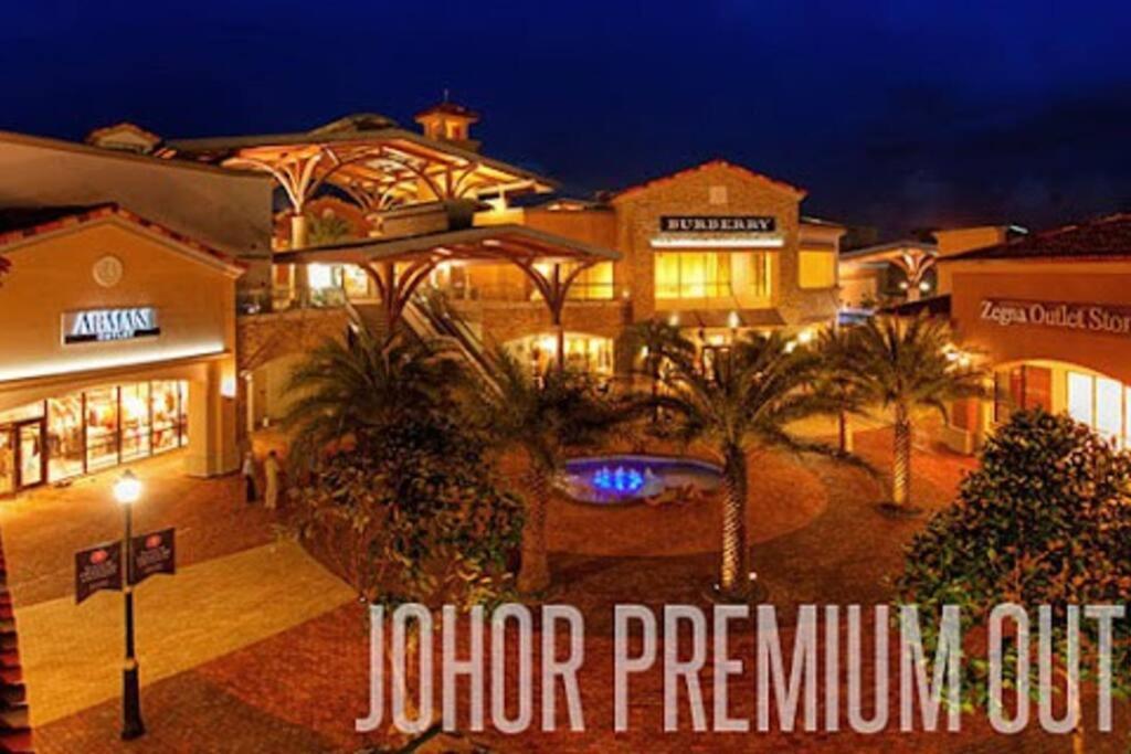 46 Jb Tmn Century 5room 18pax Near Ciq Ksl Mall Villa *