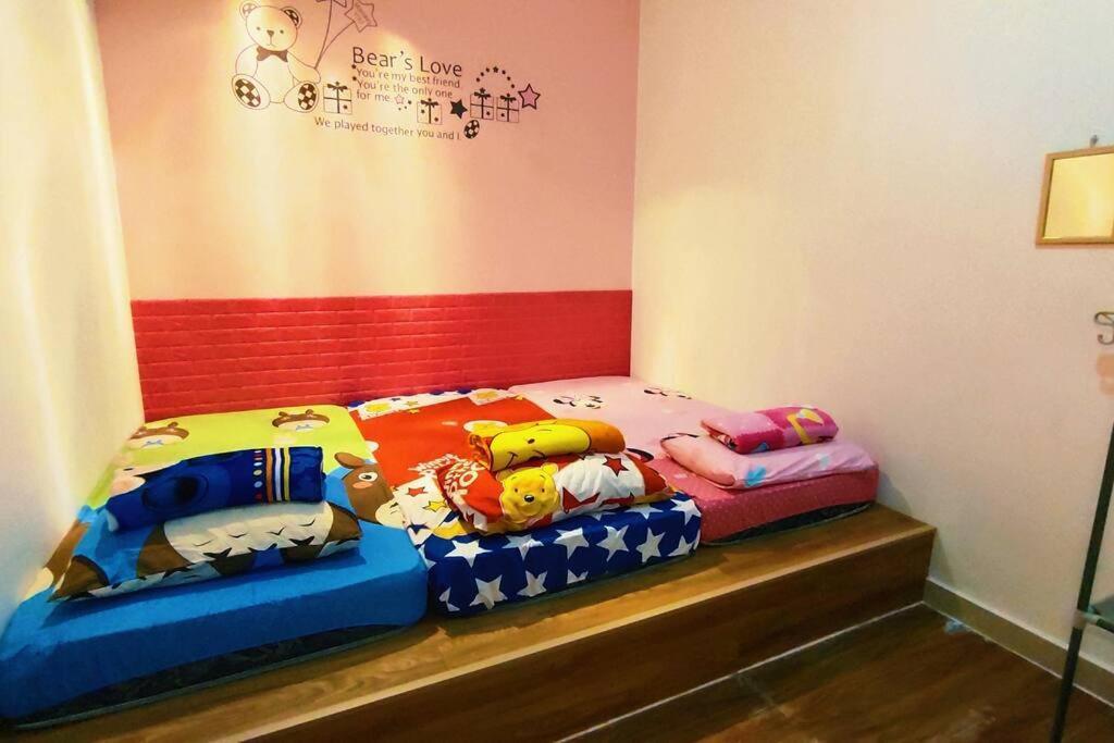Villa 46 Jb Tmn Century 5room 18pax Near Ciq Ksl Mall