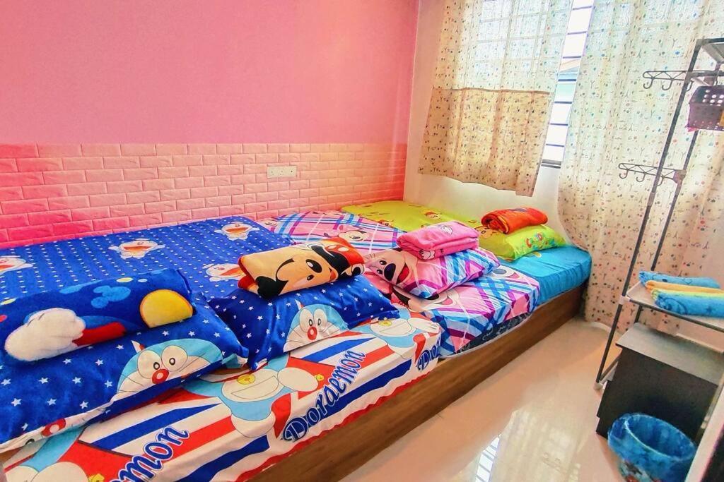 46 Jb Tmn Century 5room 18pax Near Ciq Ksl Mall Villa Johor Bahru