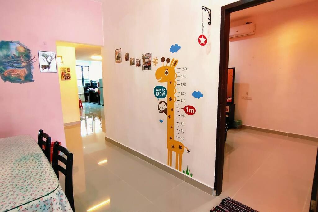46 Jb Tmn Century 5room 18pax Near Ciq Ksl Mall Villa Johor Bahru